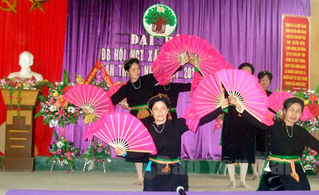 Chương trình biểu diễn văn nghệ của Hội Người cao tuổi xã Xuân Long, huyện Yên Bình.
